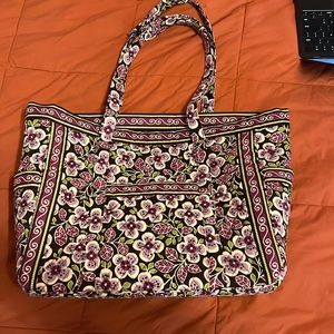 Vera Bradley large tote bag perfect for a diaper bag or travel bag.